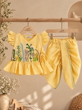 गैलरी व्यूवर में इमेज लोड करें, Jamna Set Girls | Chanderi Silk | Yellow