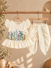 Load image into Gallery viewer, Jamna Set Girls | Chanderi Silk | Off-White