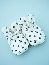 Load image into Gallery viewer, Midnight Bloom Newborn Baby Hamper| Black Floral