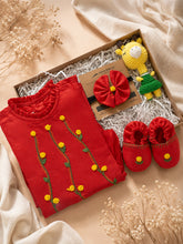 गैलरी व्यूवर में इमेज लोड करें, The Aarambh Luxury Newborn Gift Set |  Chanderi Silk | Red
