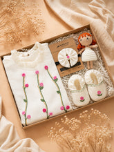 गैलरी व्यूवर में इमेज लोड करें, The Aarambh Luxury Newborn Gift Set |  Chanderi Silk | Off-White
