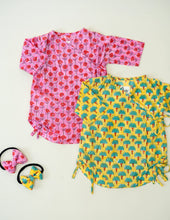 Load image into Gallery viewer, Eco-Friendly Mulmul Blockprint Newborn Gift Set | Baby Girl
