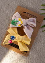 Load image into Gallery viewer, Summer Floral - Embroidery Clip Set of Two
