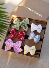 Load image into Gallery viewer, Delightful Bows Gift Set | Newborn Baby Girl Gift hamper
